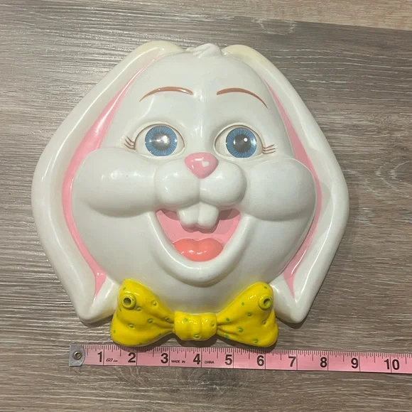 Vintage plastic bunny face wall hanging by great American fun corp - Picture 7 of 8